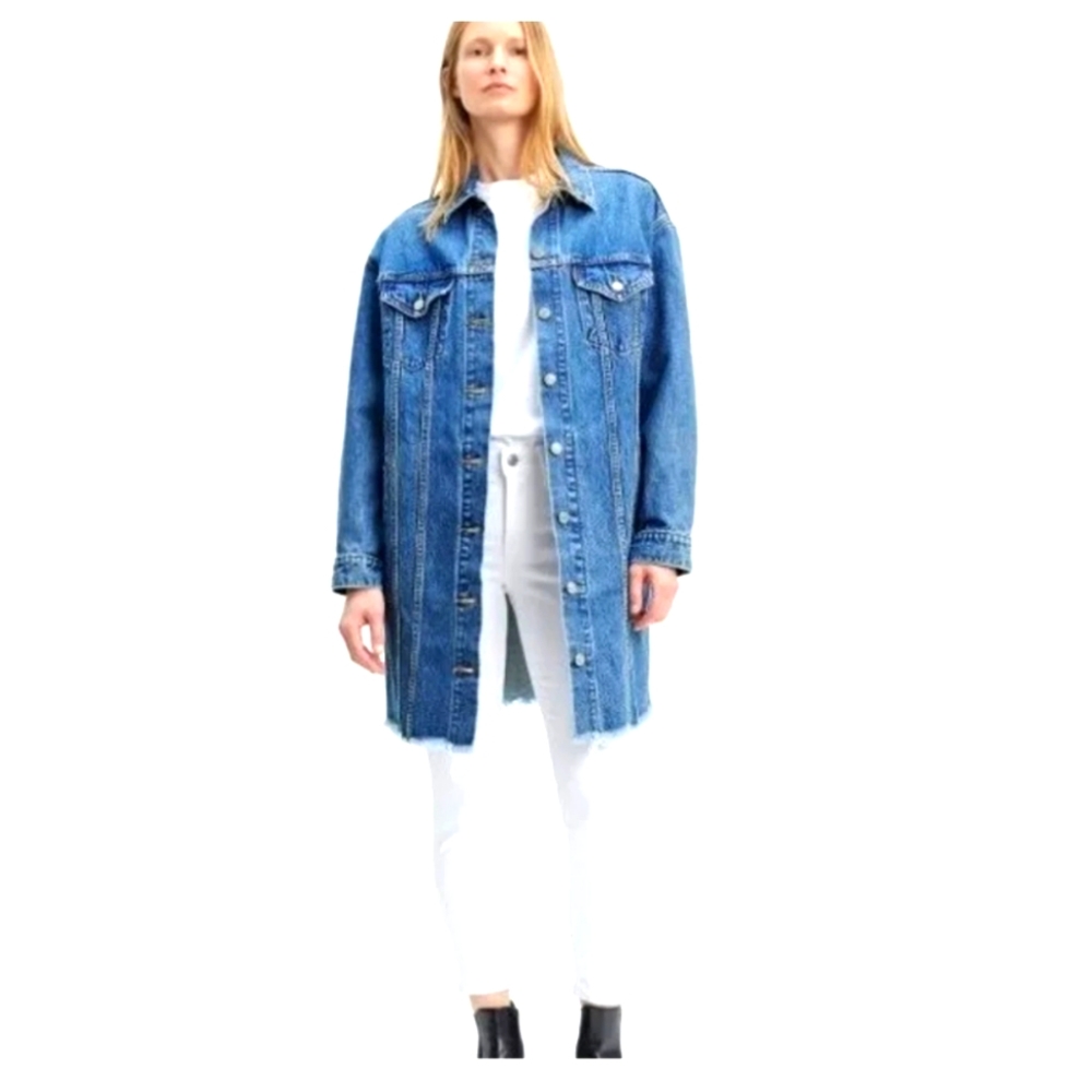 NWT Levi's Extra Long Denim Trucker Jacket